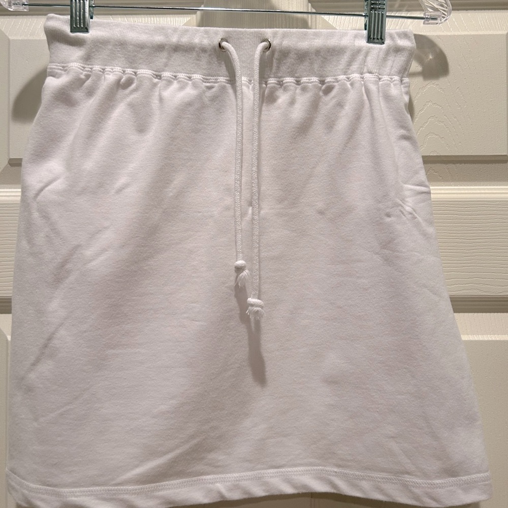 NWOTs- CB Medium White Drawstring summer Skirt